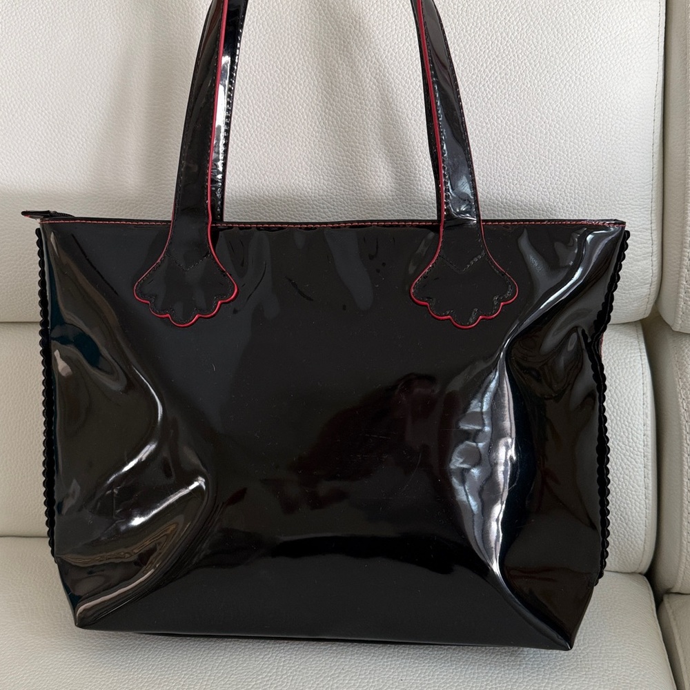 Stephanie Johnson Saks Fifth Avenue Black Patent Leather Bag Red scallop trim